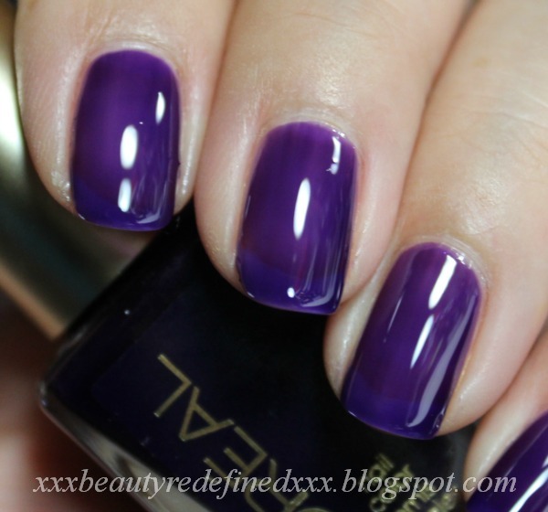 Nail polish swatch / manicure of shade L'Oréal Berry Nice