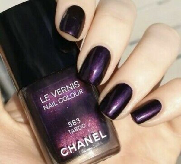 Nail polish swatch / manicure of shade Chanel Taboo