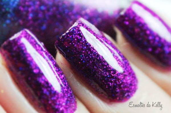 Nail polish swatch / manicure of shade Esmaltes da Kelly Phoenix