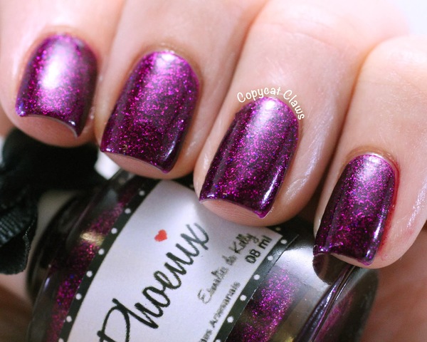 Nail polish swatch / manicure of shade Esmaltes da Kelly Phoenix