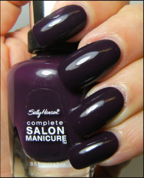 Nail polish swatch / manicure of shade Sally Hansen Plum Luck