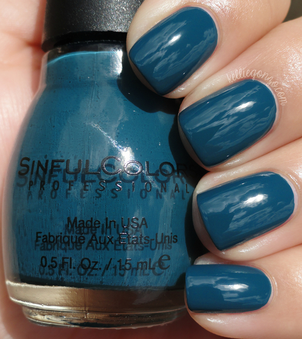 Nail polish swatch / manicure of shade Sinful Colors Blue Crushin'