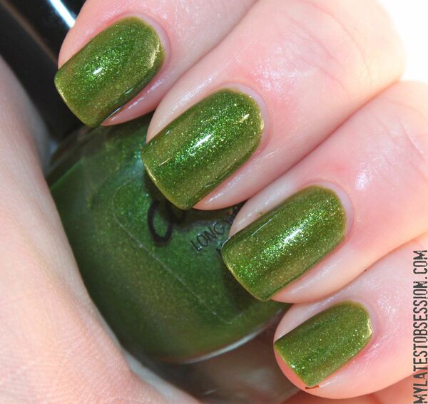 Nail polish swatch / manicure of shade Confetti My Favorite Martian