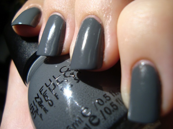 Nail polish swatch / manicure of shade Sinful Colors Smokin