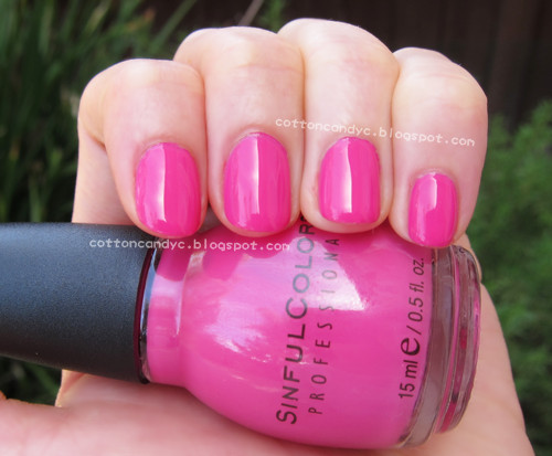 Nail polish swatch / manicure of shade Sinful Colors Dressed to Kill