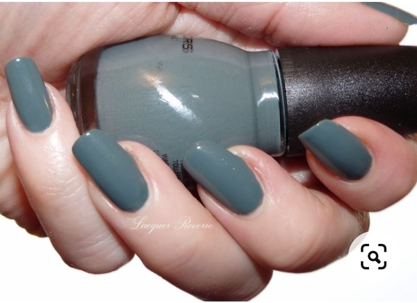 Nail polish swatch / manicure of shade Sinful Colors Classified