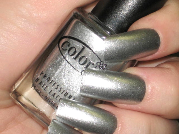 Nail polish swatch / manicure of shade Color Club On The Rocks