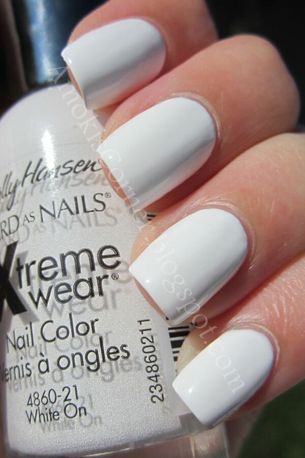 Nail polish swatch / manicure of shade Sally Hansen White On