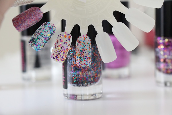 Nail polish swatch / manicure of shade Australis Carnivale Chaos