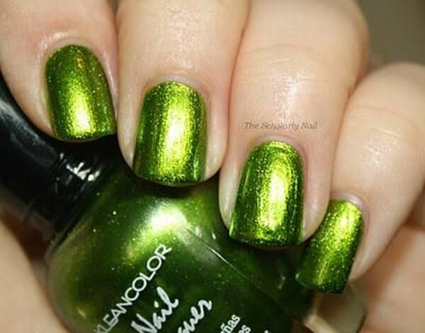 Nail polish swatch / manicure of shade Kleancolor Metallic Green