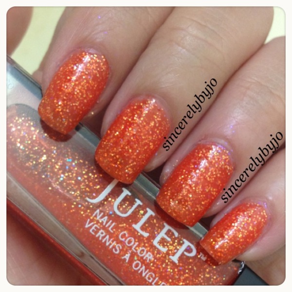 Nail polish swatch / manicure of shade Julep Kyla