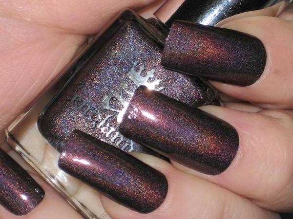 Nail polish swatch / manicure of shade A England Sleeping Palace