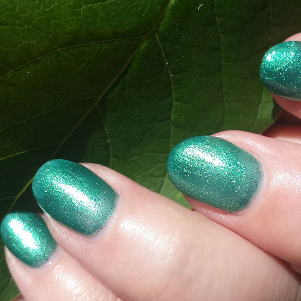 Nail polish swatch / manicure of shade LASplash Mystique