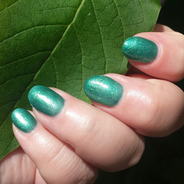 Nail polish swatch / manicure of shade LASplash Mystique