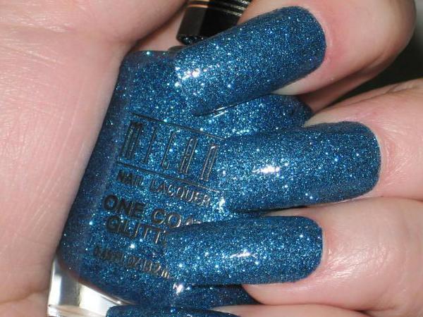 Nail polish swatch / manicure of shade Milani Blue Flash