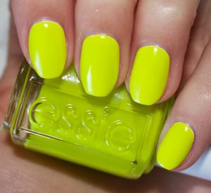 Nail polish swatch / manicure of shade essie Stencil Me In