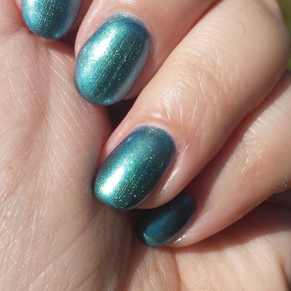Nail polish swatch / manicure of shade OPI This Colors Making Waves