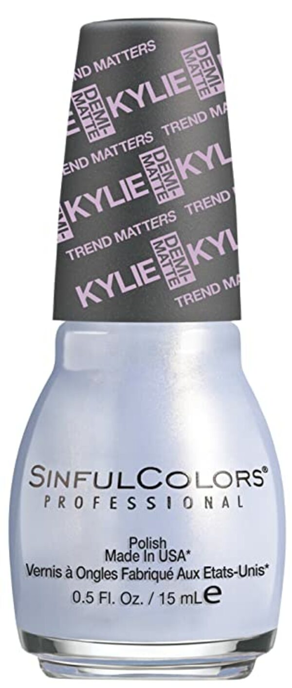 Nail polish swatch / manicure of shade Sinful Colors Kurtsey