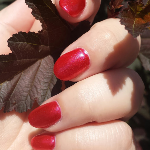 Nail polish swatch / manicure of shade Julep Joyce