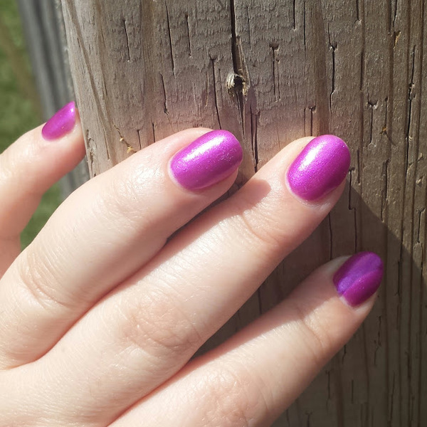 Nail polish swatch / manicure of shade Julep Katie