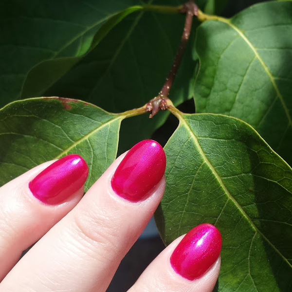 Nail polish swatch / manicure of shade Julep Neha