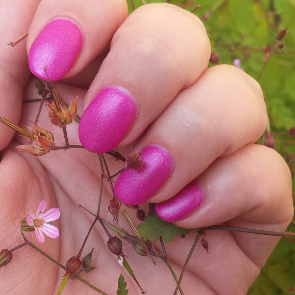 Nail polish swatch / manicure of shade Julep Sushmita