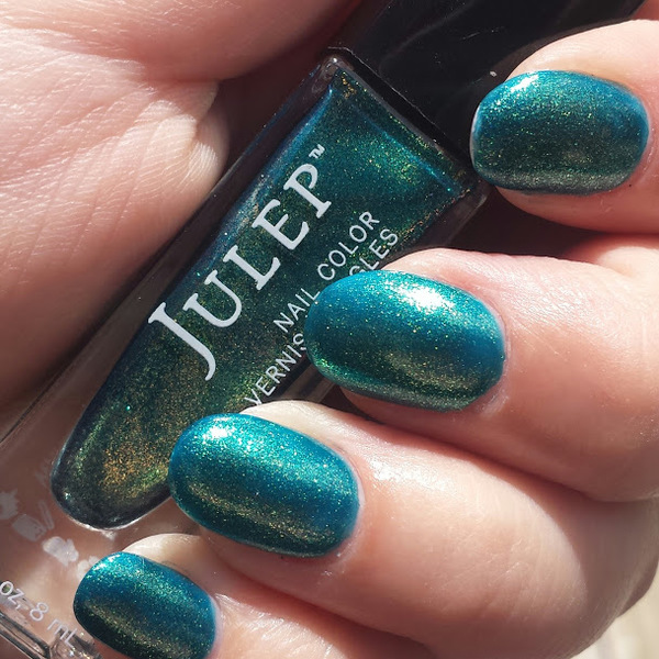 Nail polish swatch / manicure of shade Julep Waleska