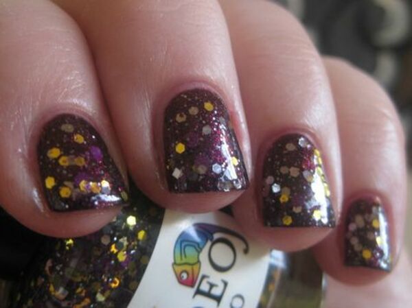 Nail polish swatch / manicure of shade Candeo Colors Voodoo