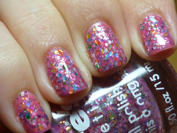 Nail polish swatch / manicure of shade Claire's Candy Shop
