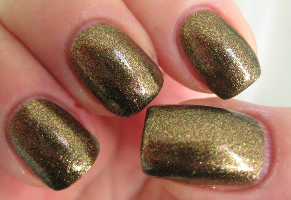 Nail polish swatch / manicure of shade Deborah Lippmann Chain Reaction