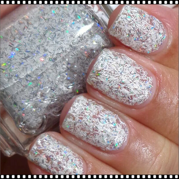 Nail polish swatch / manicure of shade essie Peak of Chic