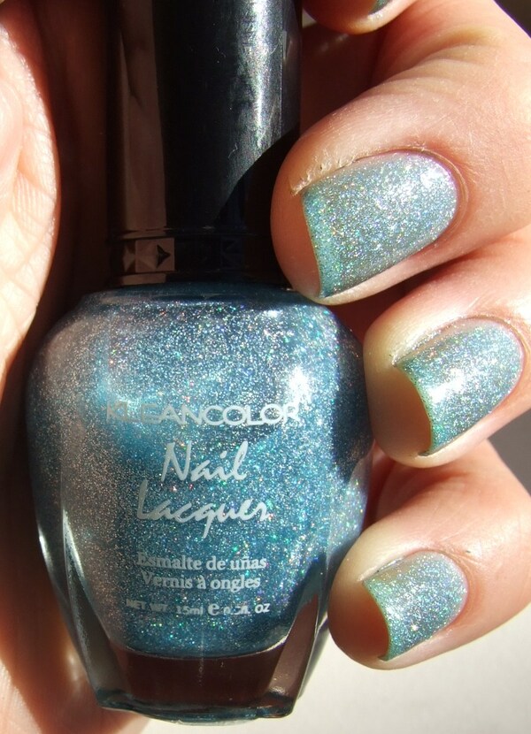 Nail polish swatch / manicure of shade Kleancolor Holo Blue