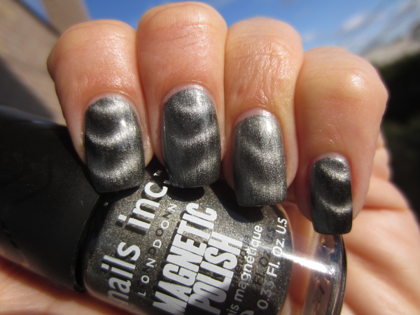 Nail polish swatch / manicure of shade Nails inc Trafalgar Square