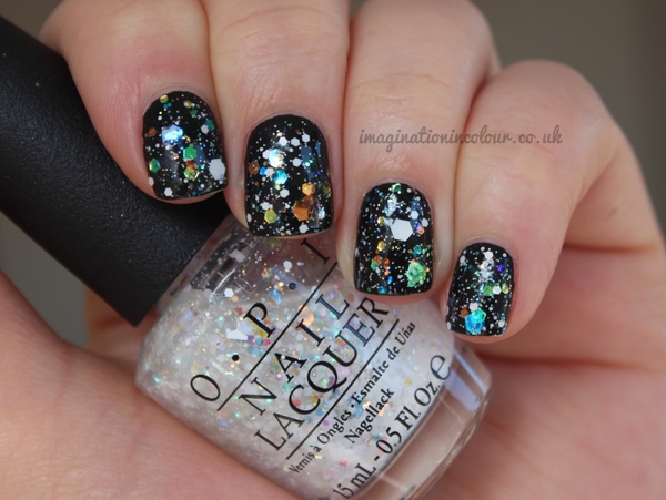 Nail polish swatch / manicure of shade OPI Snow Globetrotter