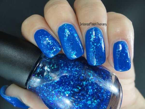 Nail polish swatch / manicure of shade Sinful Colors Bangin' Blue
