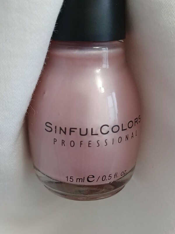 Nail polish swatch / manicure of shade Sinful Colors Sweet Honeymoon