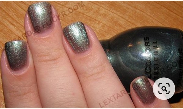 Nail polish swatch / manicure of shade Sinful Colors Coco Diamond
