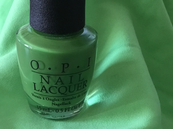 Nail polish swatch / manicure of shade OPI I'm Sooo Swamped