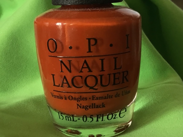 Nail polish swatch / manicure of shade OPI It's a Piazza Cake
