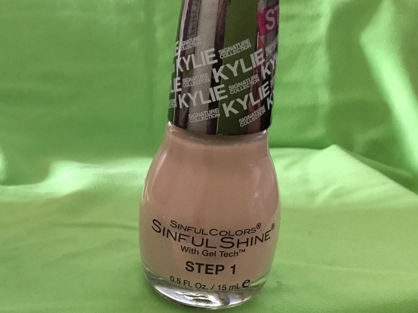 Nail polish swatch / manicure of shade Sinful Colors Kommando