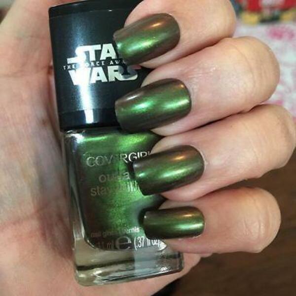 Nail polish swatch / manicure of shade CoverGirl Emerald Blaze