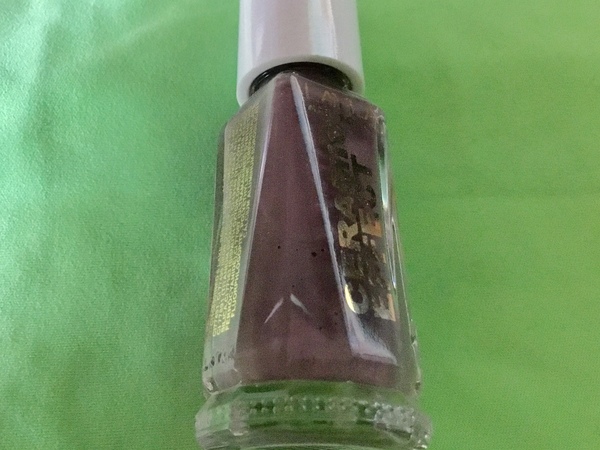 Nail polish swatch / manicure of shade Layla CE11