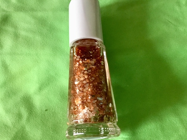Nail polish swatch / manicure of shade Layla CE55