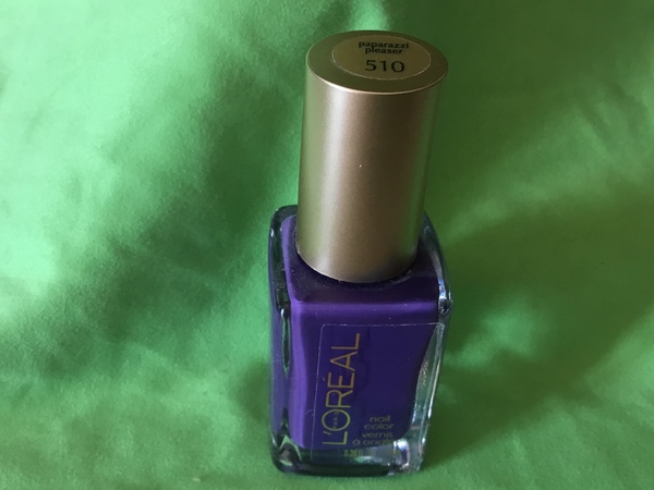 Nail polish swatch / manicure of shade L'Oréal Paparazzi pleaser