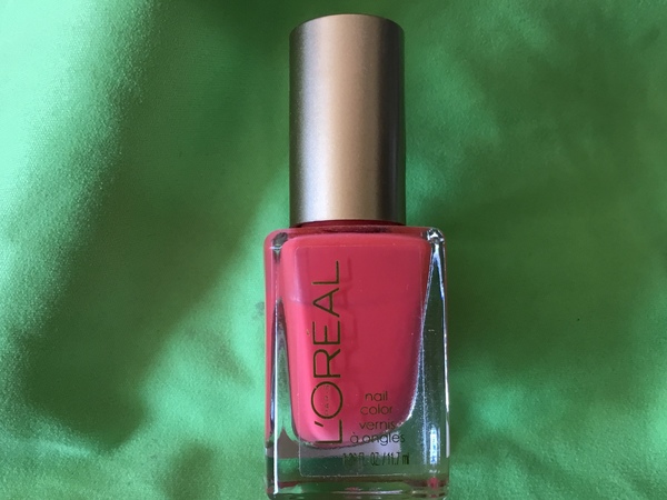 Nail polish swatch / manicure of shade L'Oréal Tangerine Crush