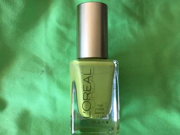 Nail polish swatch / manicure of shade L'Oréal New Money
