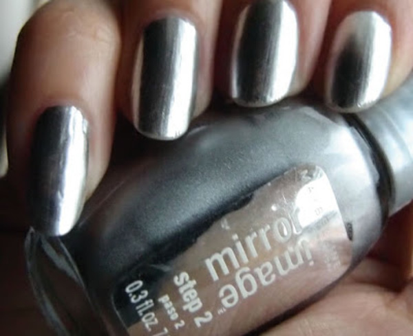 Nail polish swatch / manicure of shade Maybelline Mirror Image