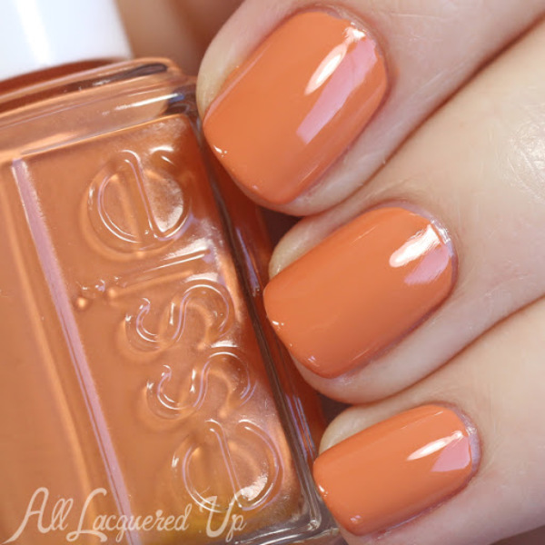 Nail polish swatch / manicure of shade essie Taj-Ma-Haul