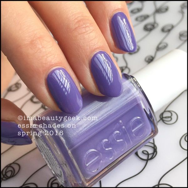 Nail polish swatch / manicure of shade essie Shades On