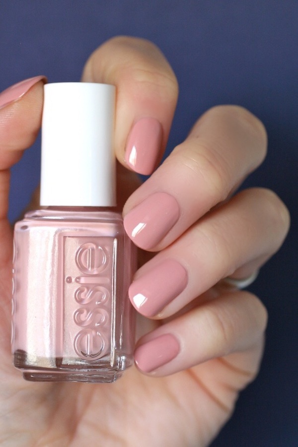 Nail polish swatch / manicure of shade essie Bare with me